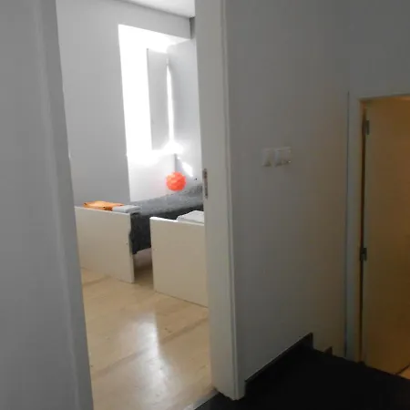 Triplex - Com W.c. Privado Lisbona