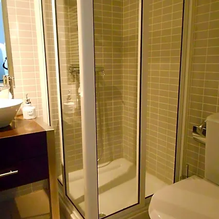 Triplex - Com W.c. Privado